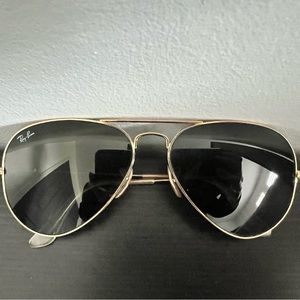 Women’s Ray Ban Aviator Sunglasses